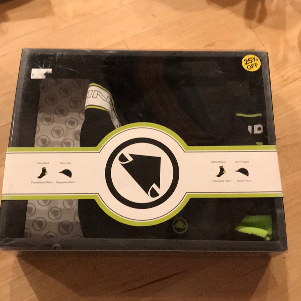 Endura Cyclist Gift Set Hat Sock
